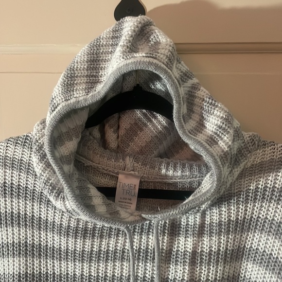 Time&Tru Knit Sweater - Picture 4 of 5